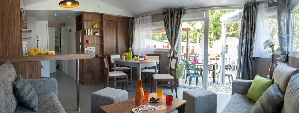 Camping Officiel Siblu Les Pierres Couchees 圣布里文莱丝皮恩 外观 照片